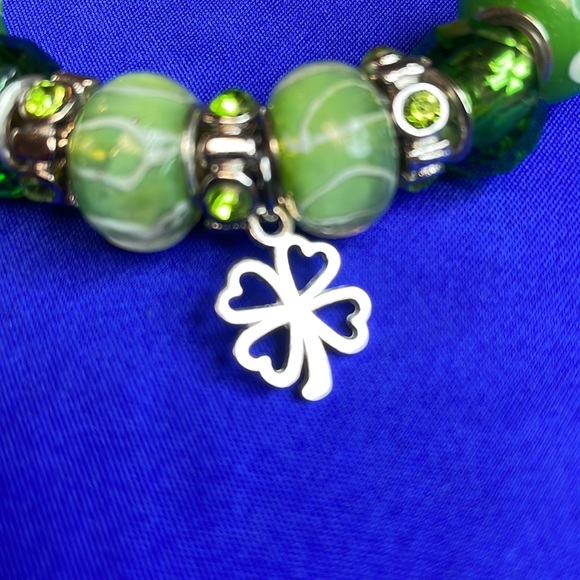 Adorable Saint Patrick’s day bracelet just for your sweetheart to wear - Picture 3 of 6
